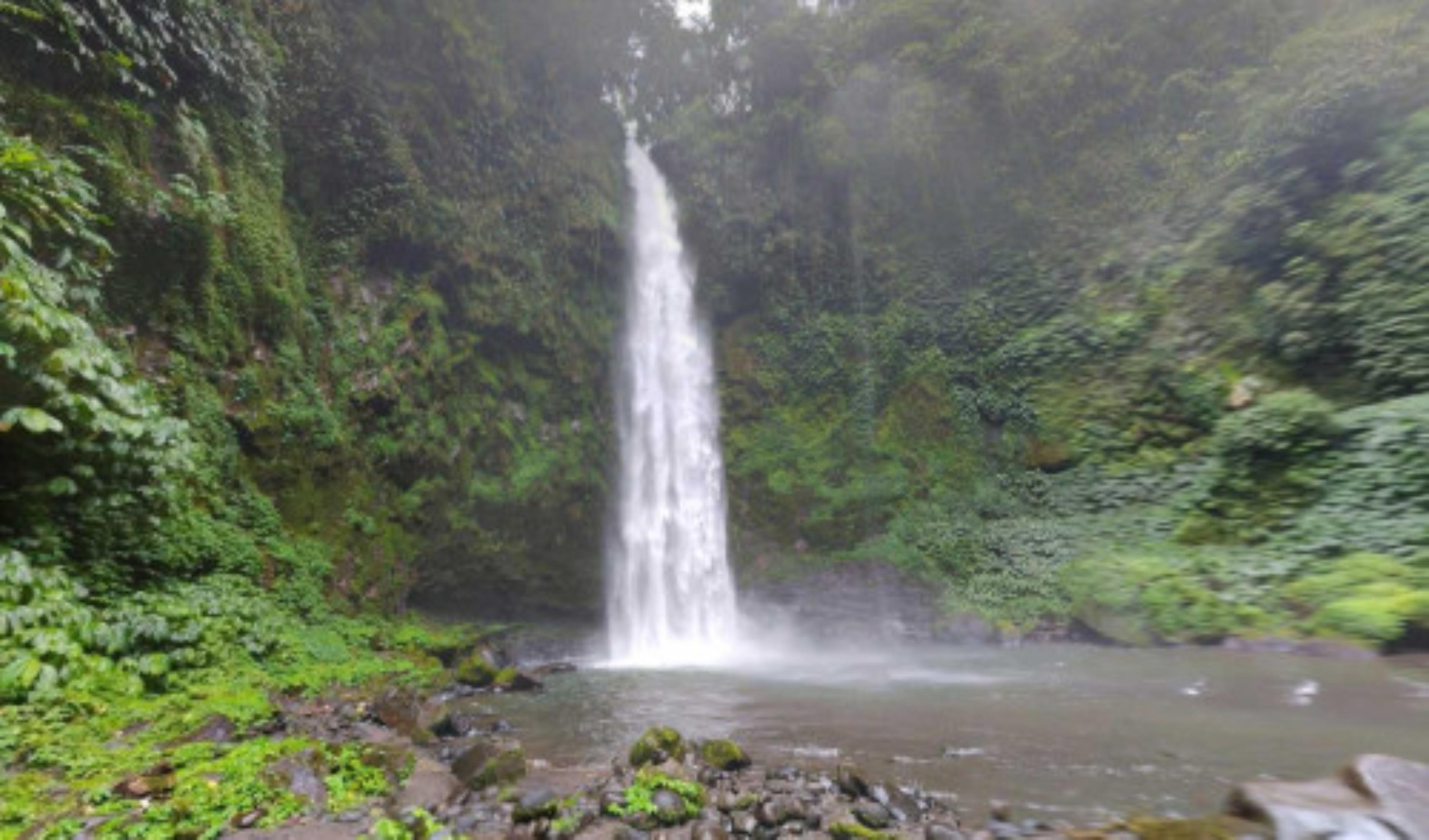 Nungnung Waterfall virtual tour preview